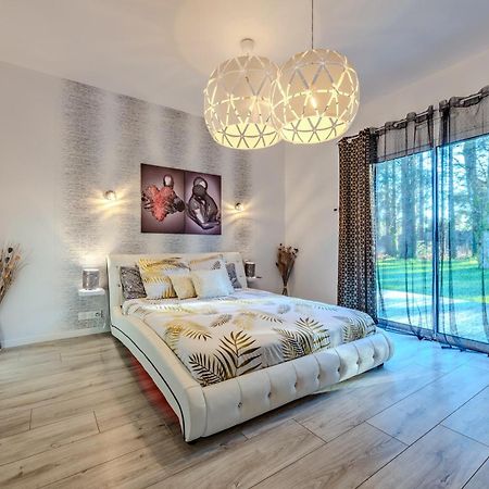 La Villa Des Legendes - Spa & Swimming Pool Sizun المظهر الخارجي الصورة